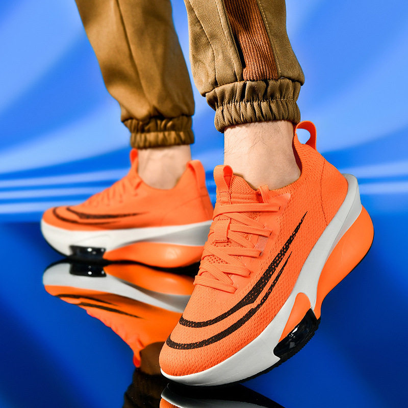 2025春夏跨境外贸大码男鞋飞织跑步鞋户外徒步气垫休闲运动潮鞋子