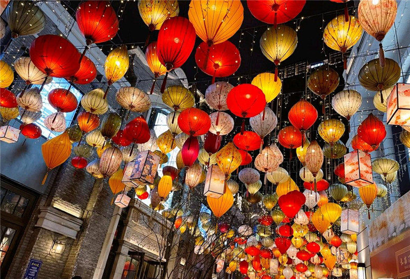 新年元宵灯笼 网红打卡绸缎钻石猜灯谜越南美陈挂饰户外防水灯笼