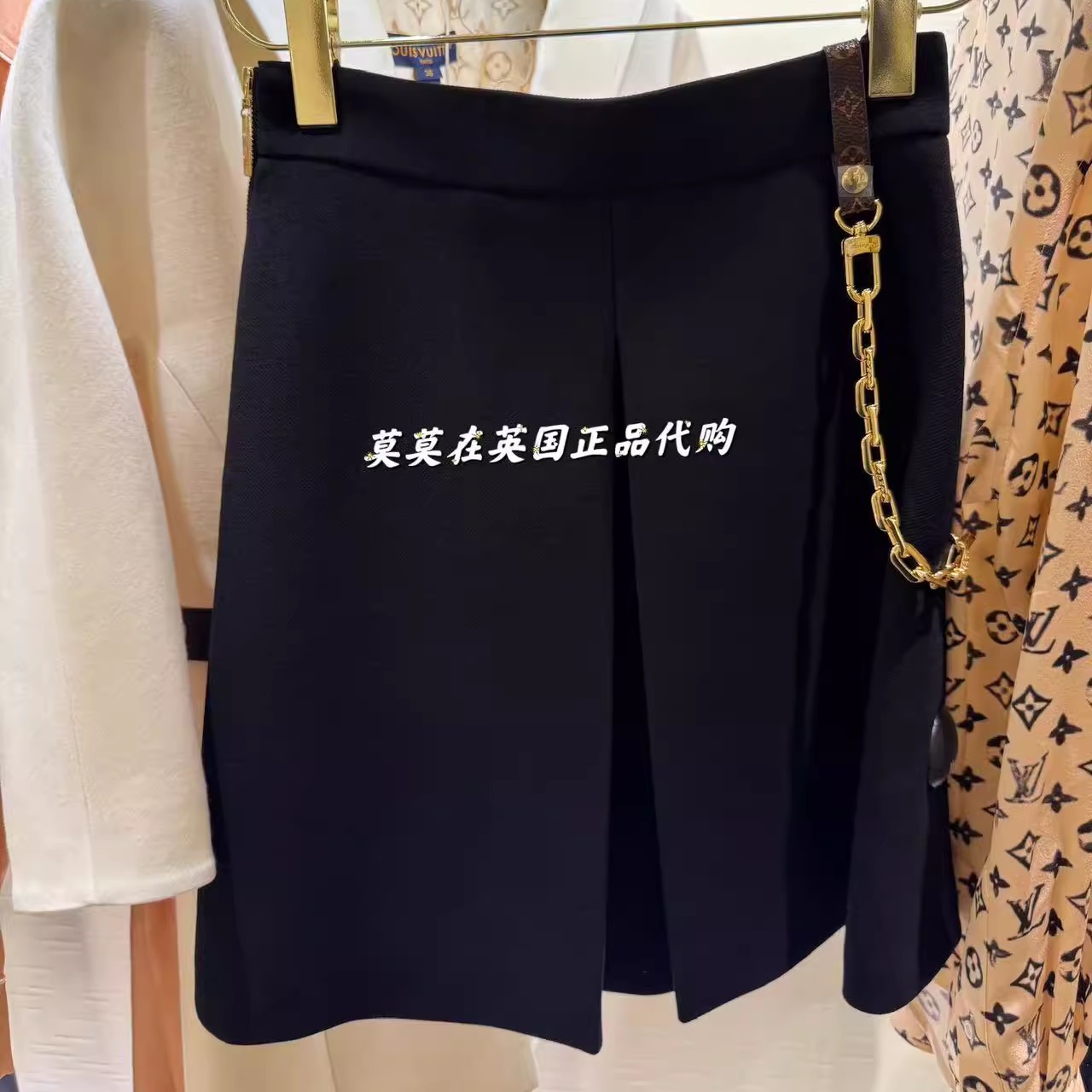 英国代购Louis Vuitton路易威登 95折链条装饰 A字高腰迷你半身裙