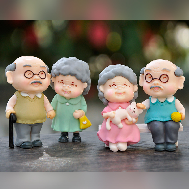 水云左边现货老年夫妇小摆件