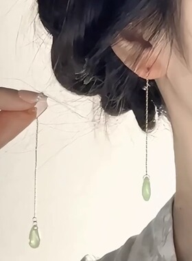 新中式清冷感绿色水滴流苏耳钉女
