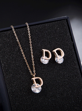 新款钛钢项链女玫瑰金简约字母D