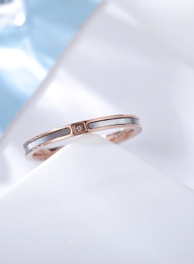 钛钢玫瑰金贝壳锆石女戒
