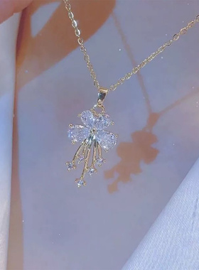 抖音爆款钛钢锆石蝴蝶颈链