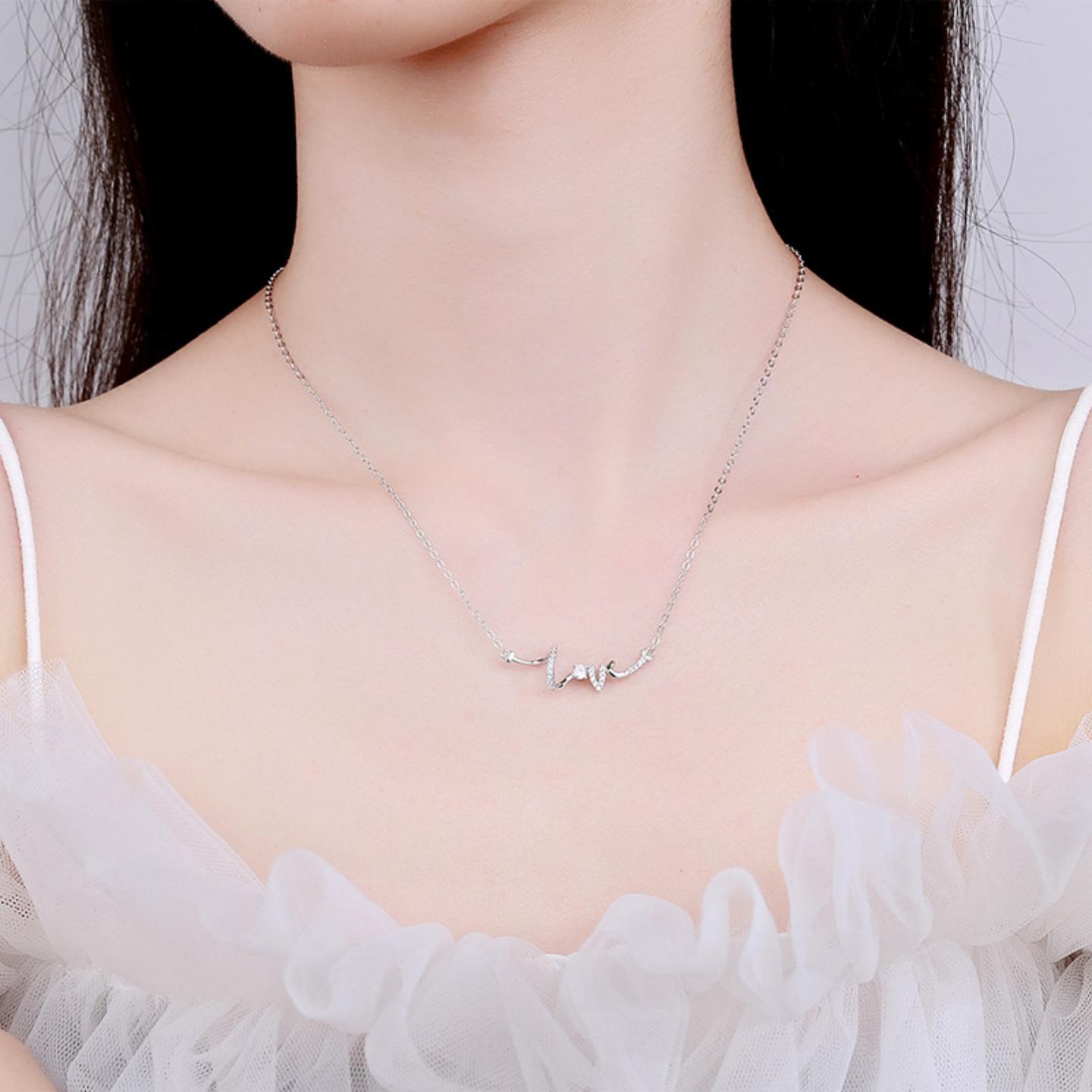 LOVE字母项链女轻奢小众设计