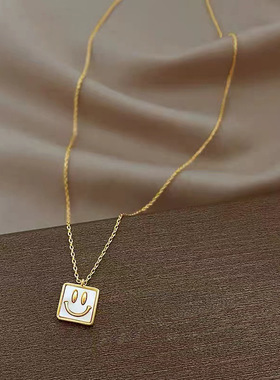 2022新款钛钢微笑贝壳项链