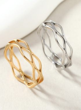 欧美钛钢镂空交叉网格戒指