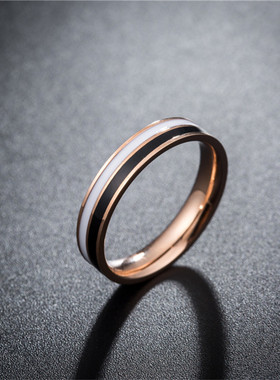 新款黑白钛钢戒指批发
