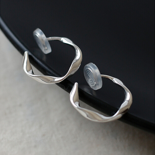 饰里太美简约百搭设计清冷感扭曲耳夹复古气质冷淡风无耳洞耳饰-