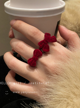复古红色植绒蝴蝶结戒指