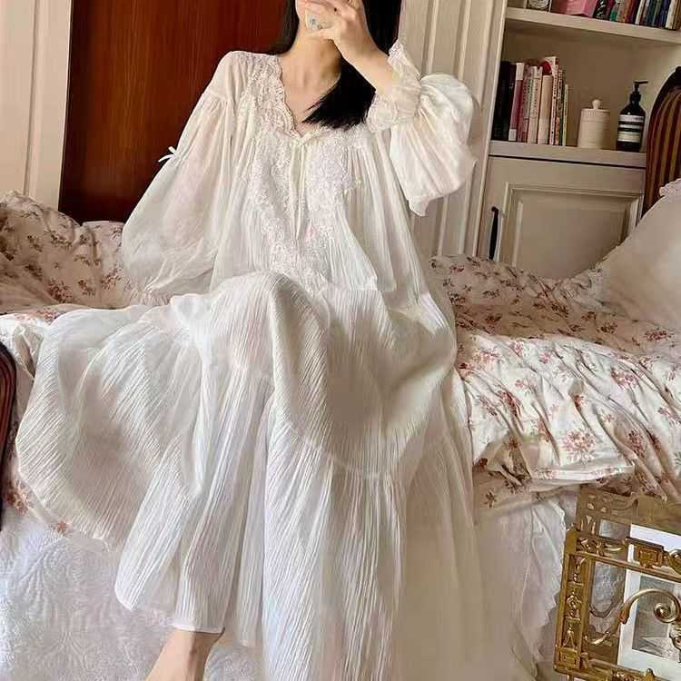 法式蕾丝边长袖宫廷风白色睡裙带