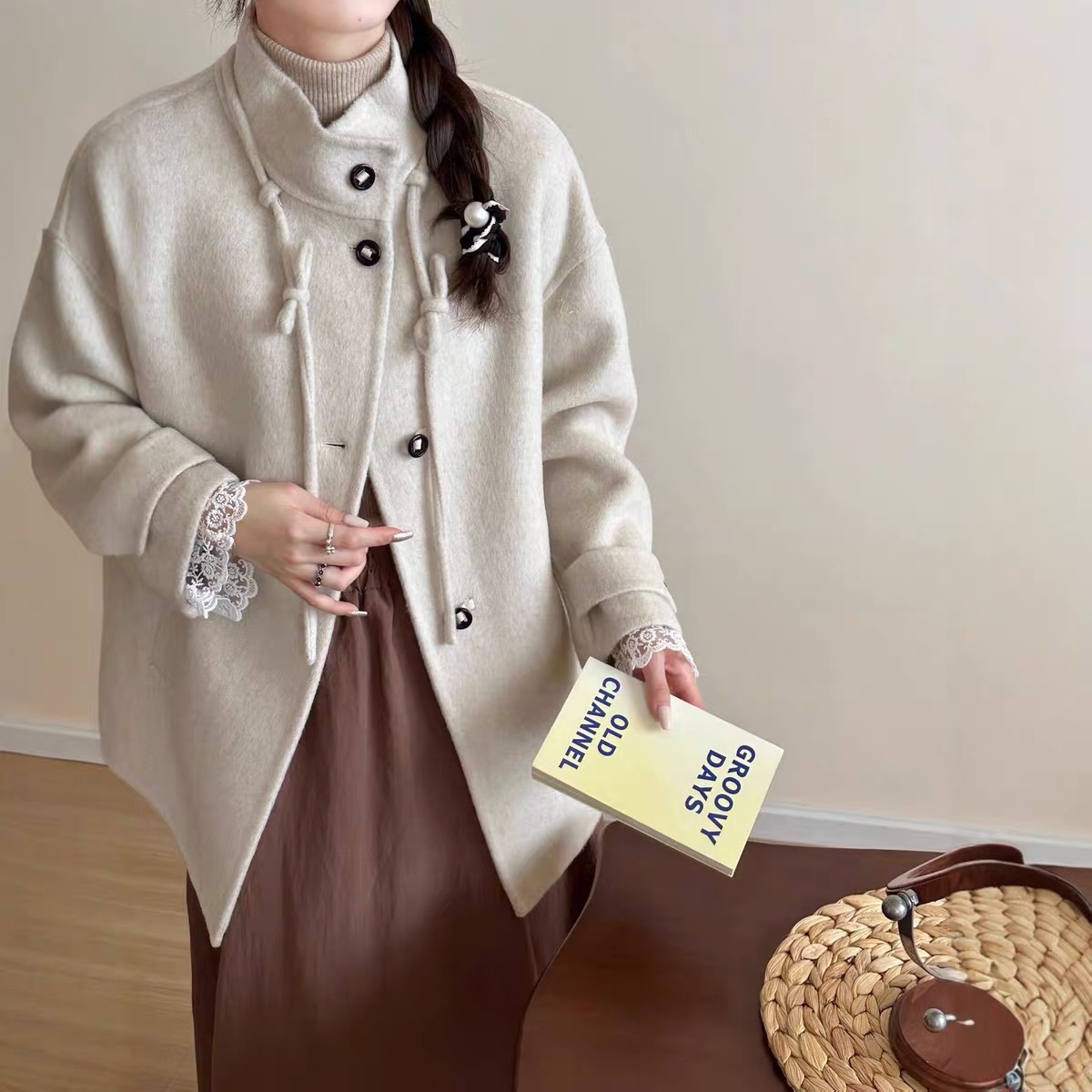 七七双面羊毛外套(配领口系带,可拆卸袖口蕾丝)(含100羊毛)B1667