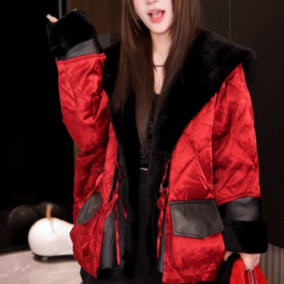 七七店冬上新轻奢经典时尚百搭系带拼接毛毛保暖羽绒服外套Js233