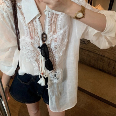 七七上新重工定位蕾丝镂空v领苎麻衬衫(不含任何配件+下装)CY2611