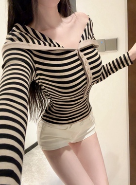 卜斯斯同款*四季尤物* 经典露肩高织密度灰白条纹翻领打底衫