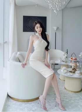 名媛挂脖露肩吊带收腰包臀中长款连衣裙气质修身显瘦过膝针织中裙