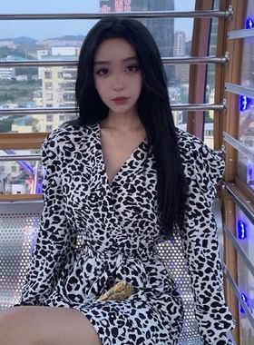 网红同款新款小心机系带泡泡袖短裙印花长袖连衣裙收腰显瘦