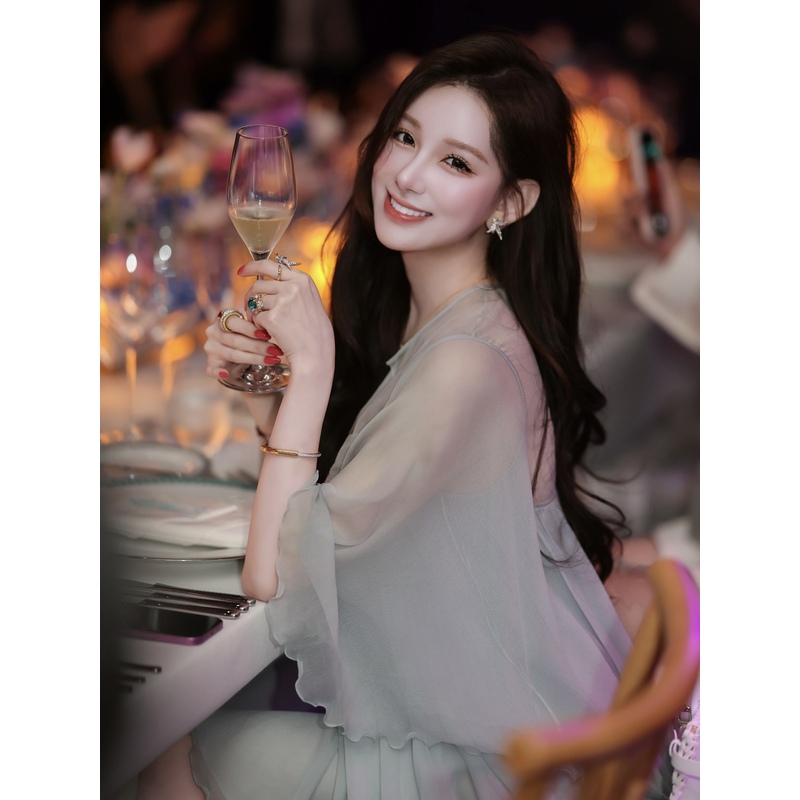 花三三同款*步步生莲*矜贵两色肌理飘逸感长袖仿真丝抽褶连衣裙