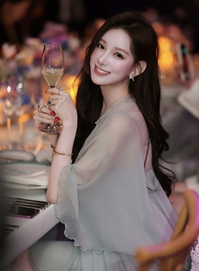 花三三同款*步步生莲*矜贵两色肌理飘逸感长袖仿真丝抽褶连衣裙