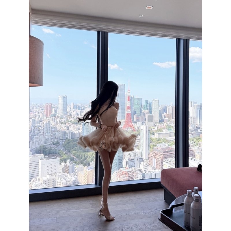 卜斯斯 十四米耗料手工压褶轻纱梦境重工浅香槟色礼服