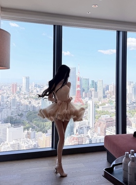 卜斯斯 十四米耗料手工压褶轻纱梦境重工浅香槟色礼服