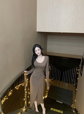 腰臀比王炸温柔随意修身连衣裙女性感辣妹气质紧身裙