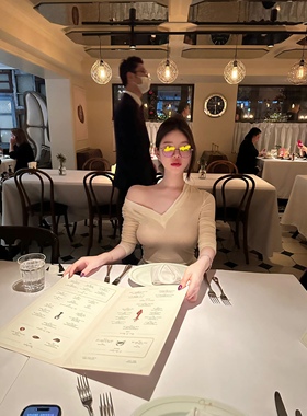 8.12  1ro 第依时间做出来 假深V 白富美 气质 修身薄款上衣百搭t