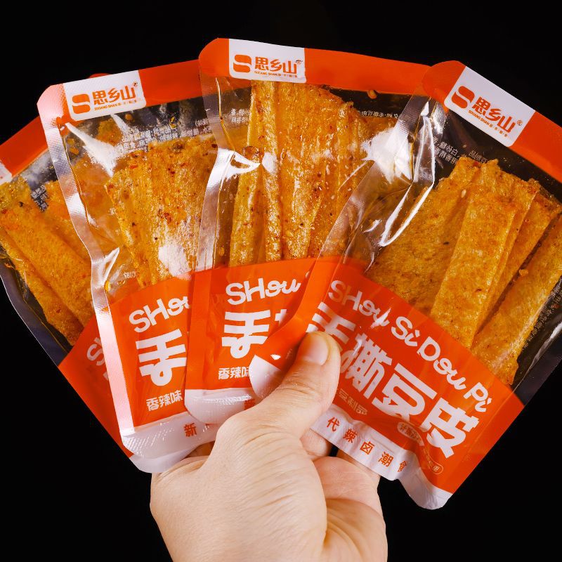 宝宝思乡山手撕豆皮香麻辣条湖南特产麻辣辣片条辣味零食休闲小吃