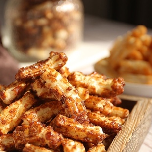 劳大爷脏脏年糕条红糖咸蛋黄年糕胖香酥年糕片健康休闲办公小零食