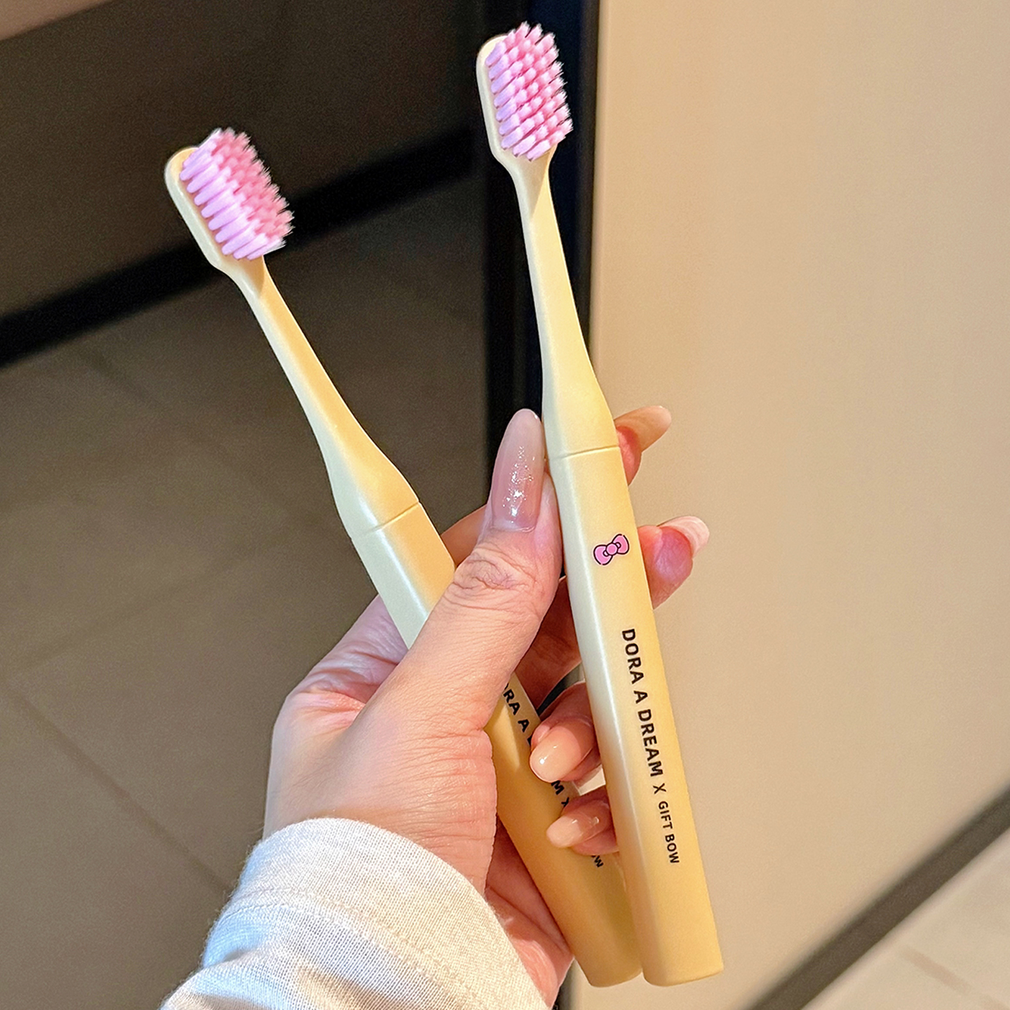DoraADream朵拉的梦蝴蝶结牙刷软毛抗敏感护龈情侣家庭男女士专用
