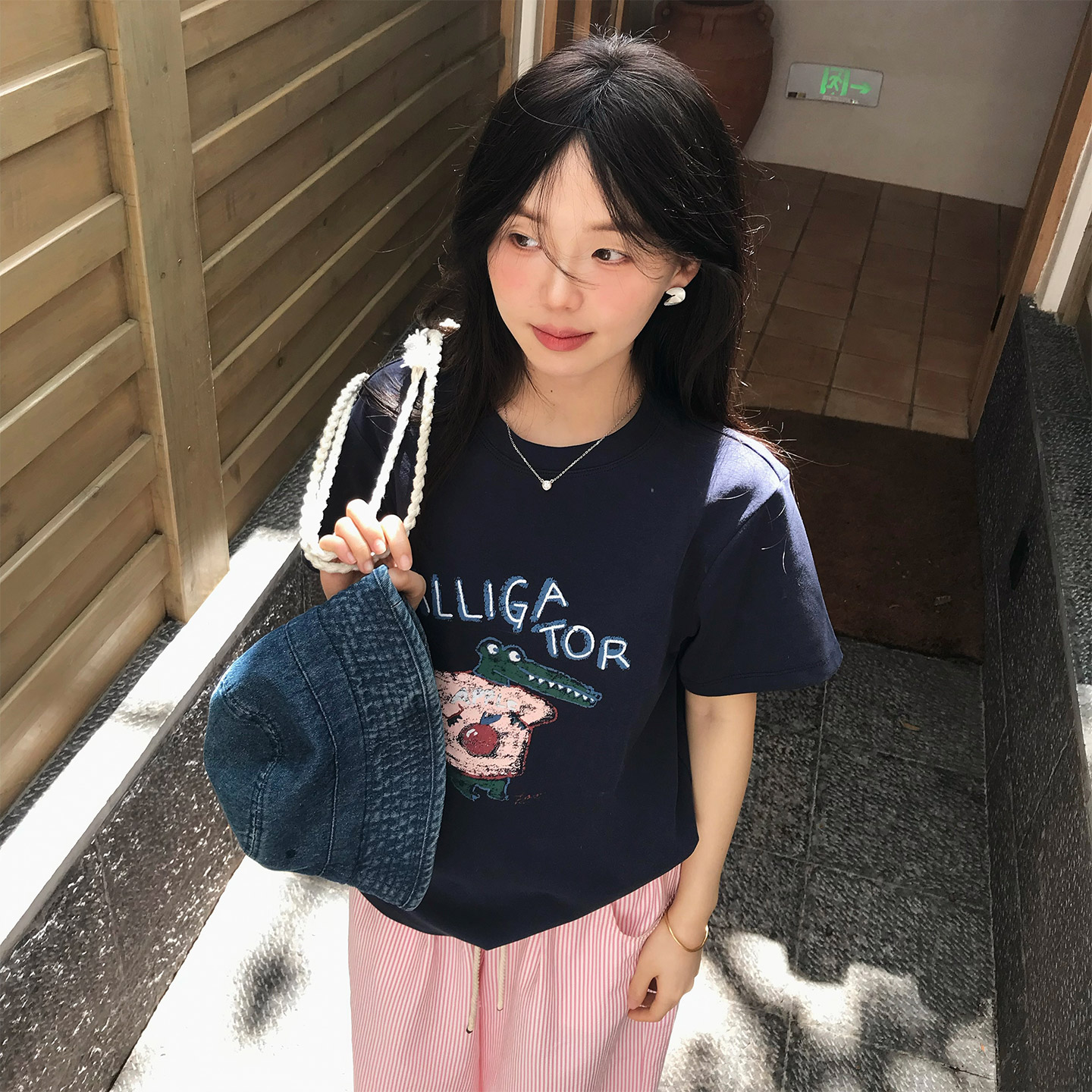 深蓝色休闲宽松印花短袖T恤女