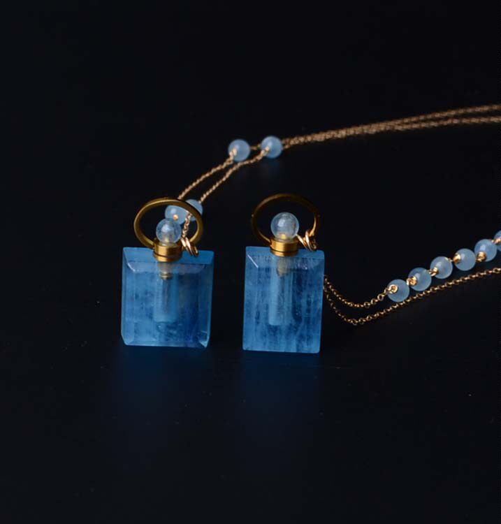 天然海蓝宝无事牌香水瓶精油瓶吊坠女男冰种蓝色水晶 项链饰品