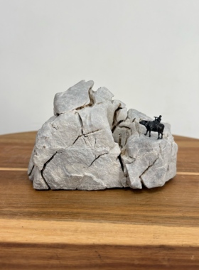 白太湖香炉山形摆件天然原石原底 书桌博古架茶桌面石头装饰摆件