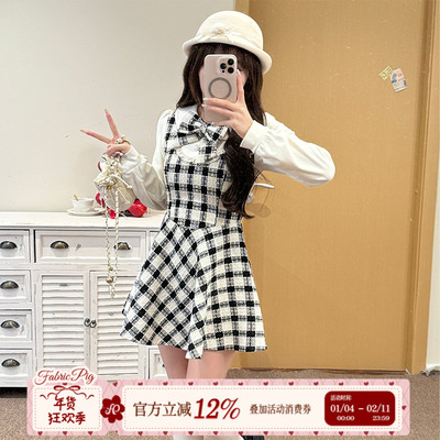 学院风娃娃领连衣裙女春季