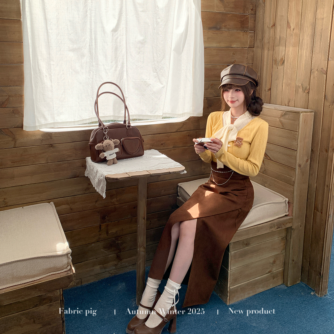 可露里穿搭棕色半身裙套装女冬季