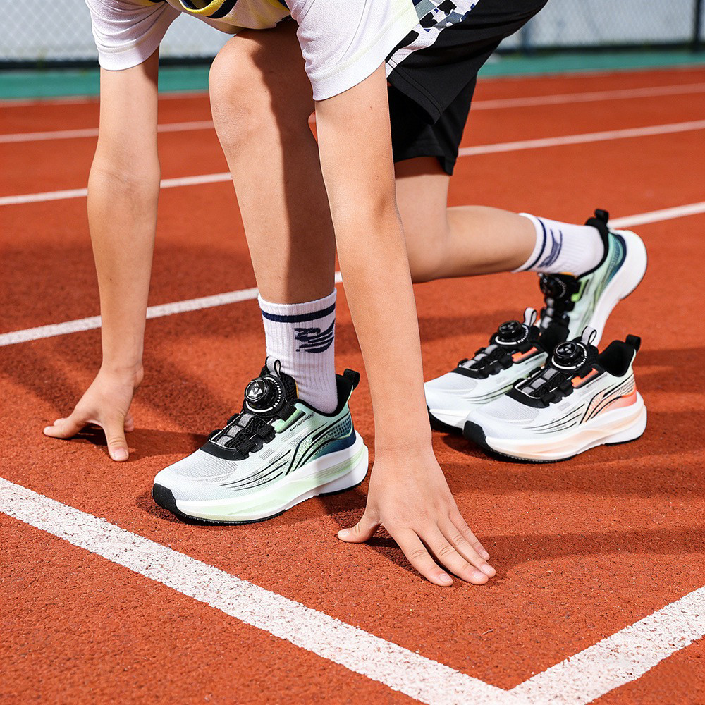 男大童春夏单网帅气旋转纽扣篮球鞋小学男生EVA底超轻便运动鞋