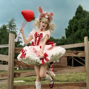 甜莓兔语蜜桃白茶原创设计Lolita甜美可爱草莓兔子娃娃连衣裙定金