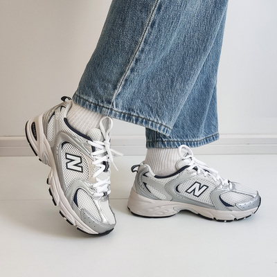 NB530金属银休闲跑步鞋复古增高