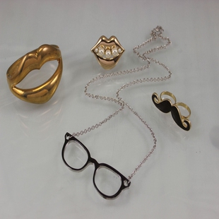 中古老货 情趣诱惑嘴巴小胡子戒指手镯眼镜项链 仅此一批I2-7DT