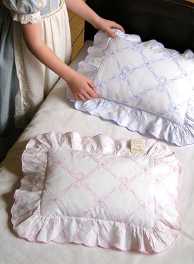 法单出口刺绣蝴蝶结荷叶边儿童抱枕套法式复古枕套约28×40㎝