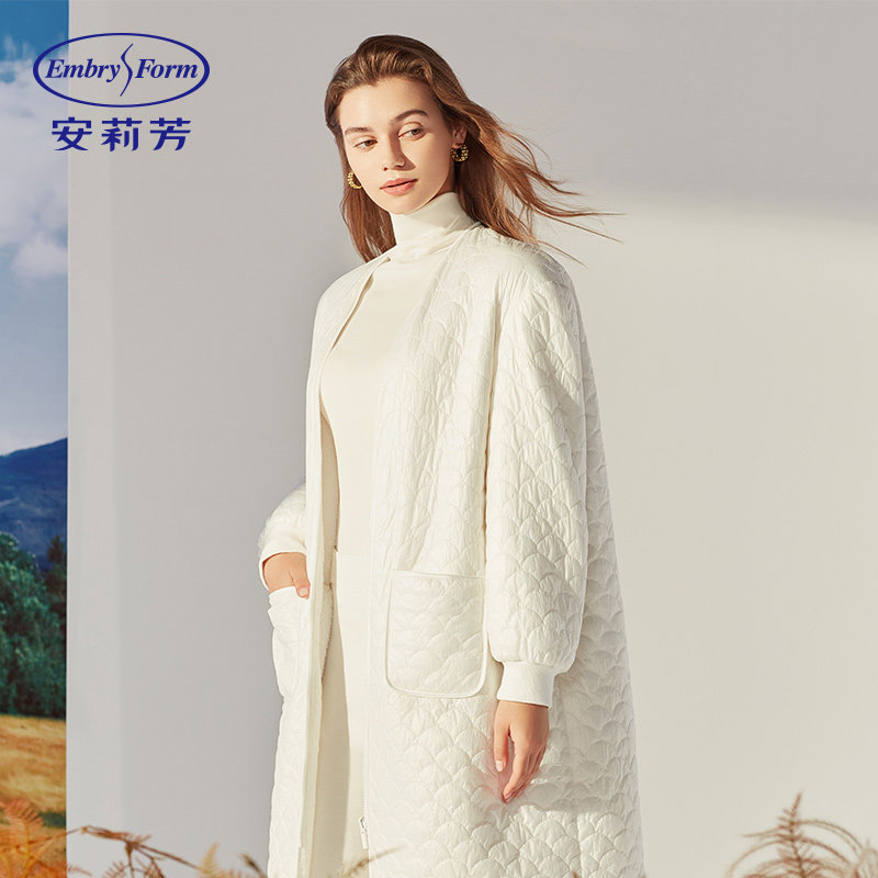 安莉芳商场同款女士冬季简约家居服长袖宽松白色舒适睡袍EL0047