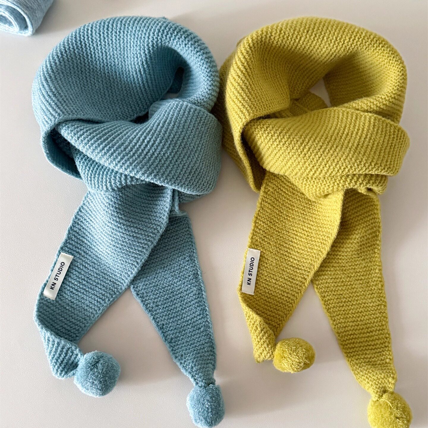 韩系针织毛线蓝色围巾球球女穿搭复古飘带保暖细窄长条百搭围脖