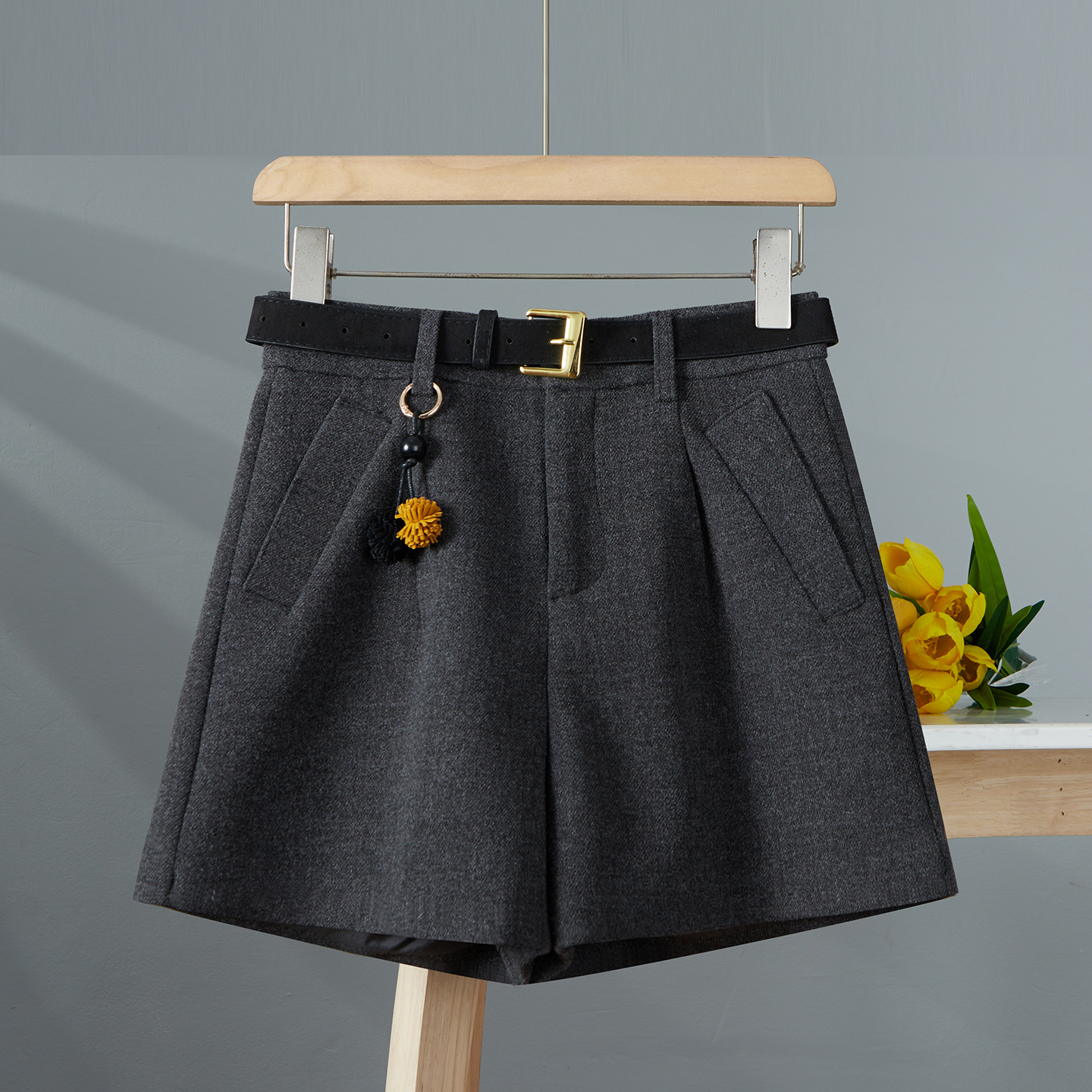 毛呢短裤女秋冬季2025新款高腰