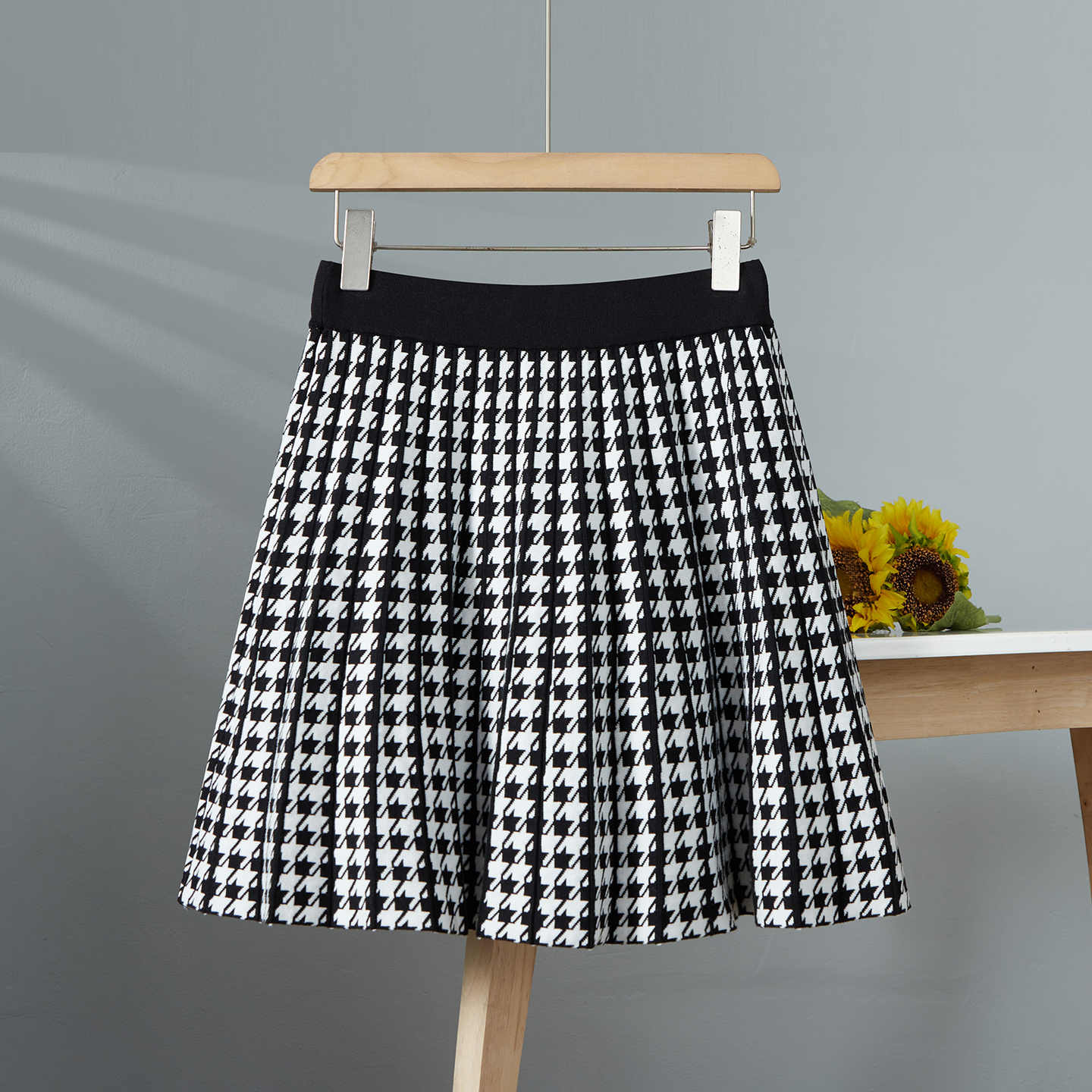 千鸟格针织半身裙女2025秋冬新款松紧格纹a字裙经典百搭毛线短裙