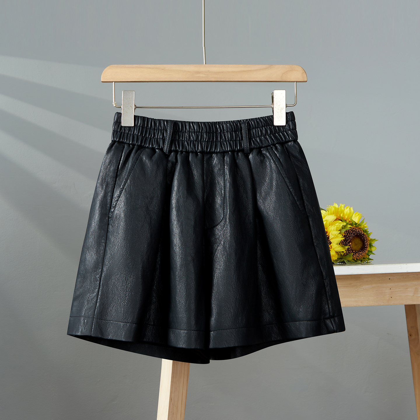  皮短裤显腿长百搭潮酷超吸睛