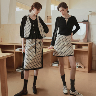 直筒裙 拼色马甲 A字短裙 编织感斜条纹三件套 相对纶