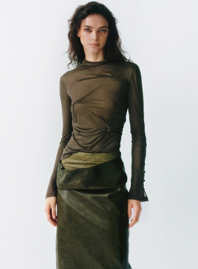 LUCENCY AW25 胸前立体纽结高领T恤长袖设计百搭通勤休闲气质上衣