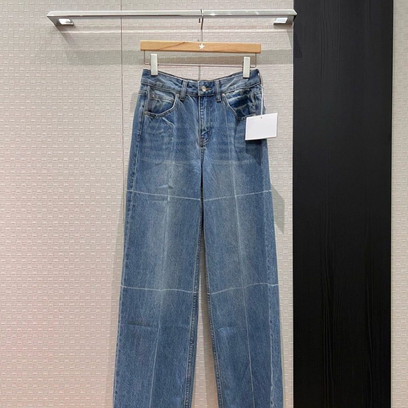 直筒高腰设计拆痕洗水设计牛仔裤