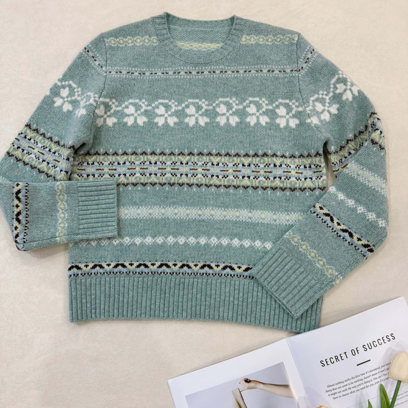 保暖暖细腻亲肤提花圆领套头毛衣