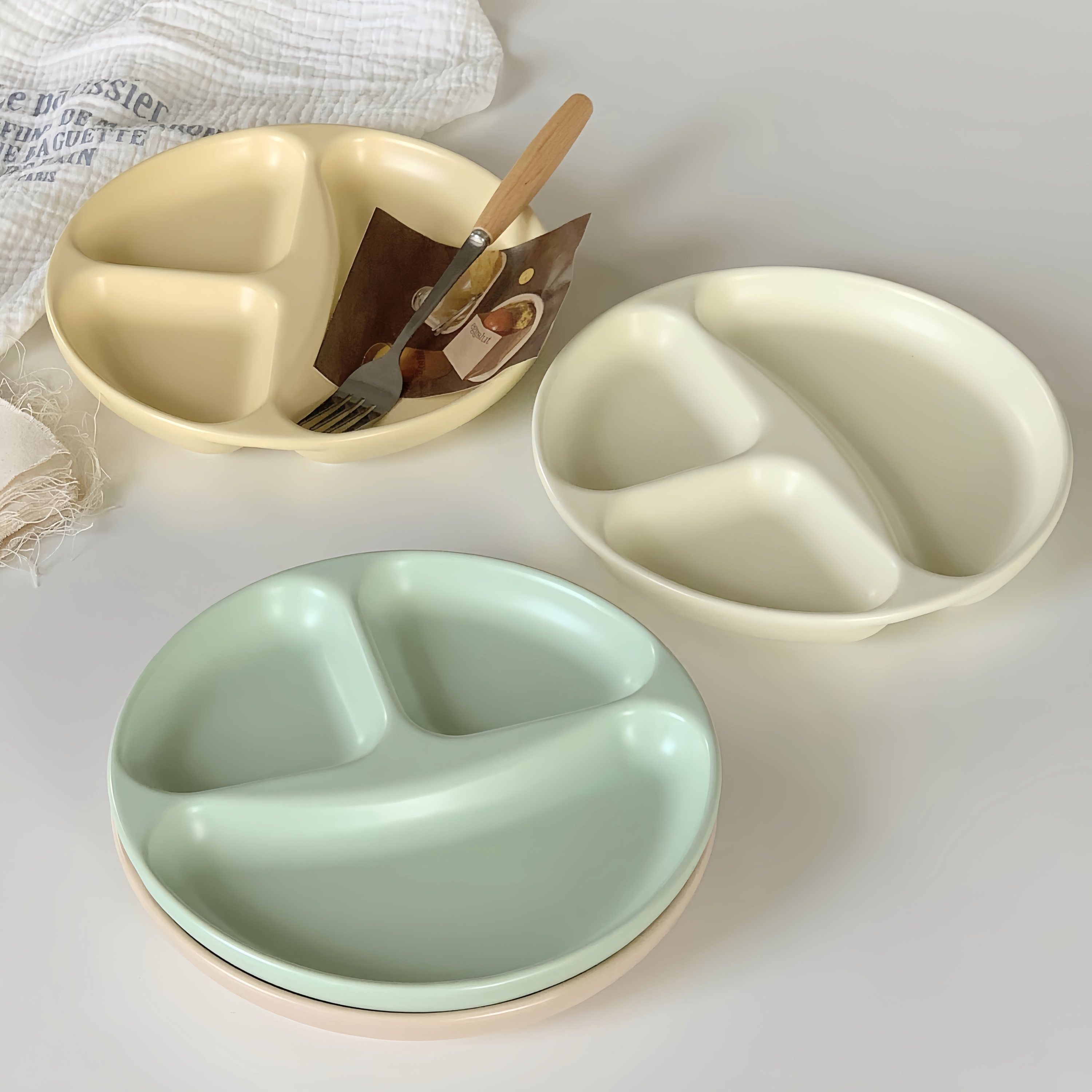 网红韩式减脂餐盘减肥专用分格盘高级感大人定量轻食家用陶瓷盘子